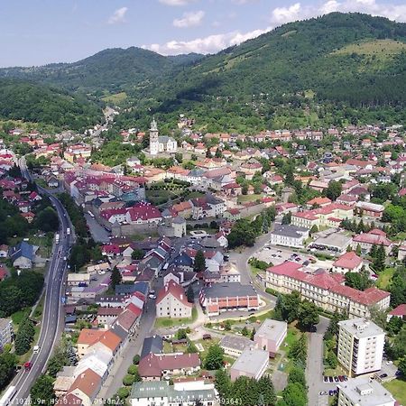 Apartman Pod Fontanou Кремница Екстериор снимка