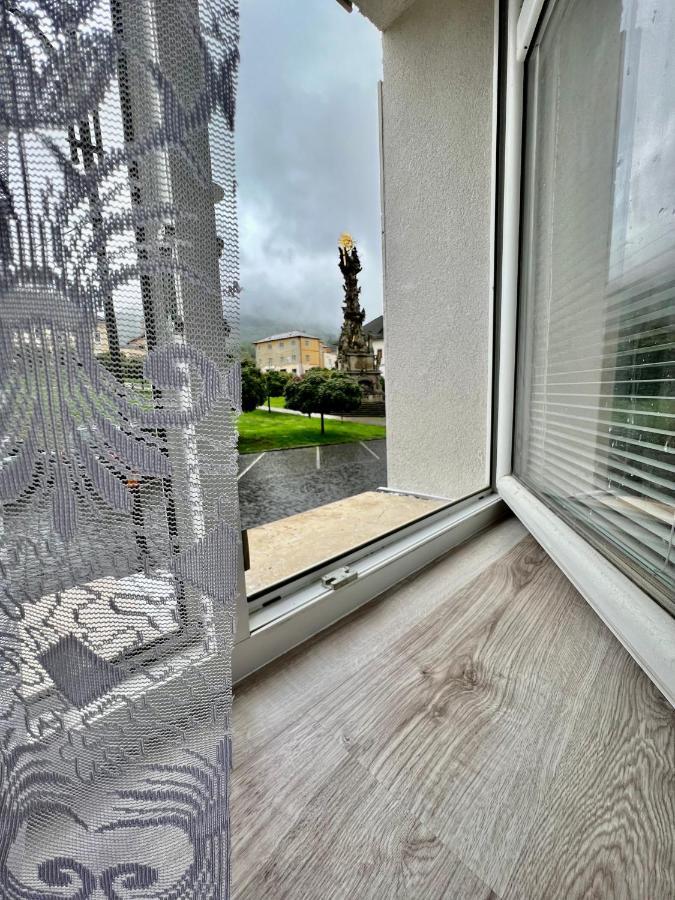 Apartman Pod Fontanou Кремница Екстериор снимка